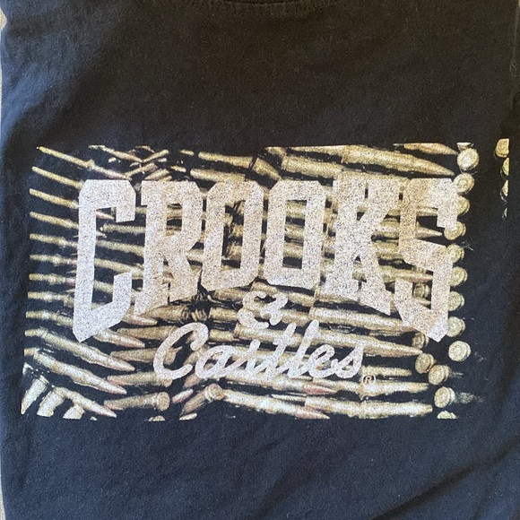 BLACK MENS CROOKS AND CASTLES SHIRT SIZE LARGE MADE IN INDIA 100% COTTON🇮🇳🖤👕 - Picture 2 of 7